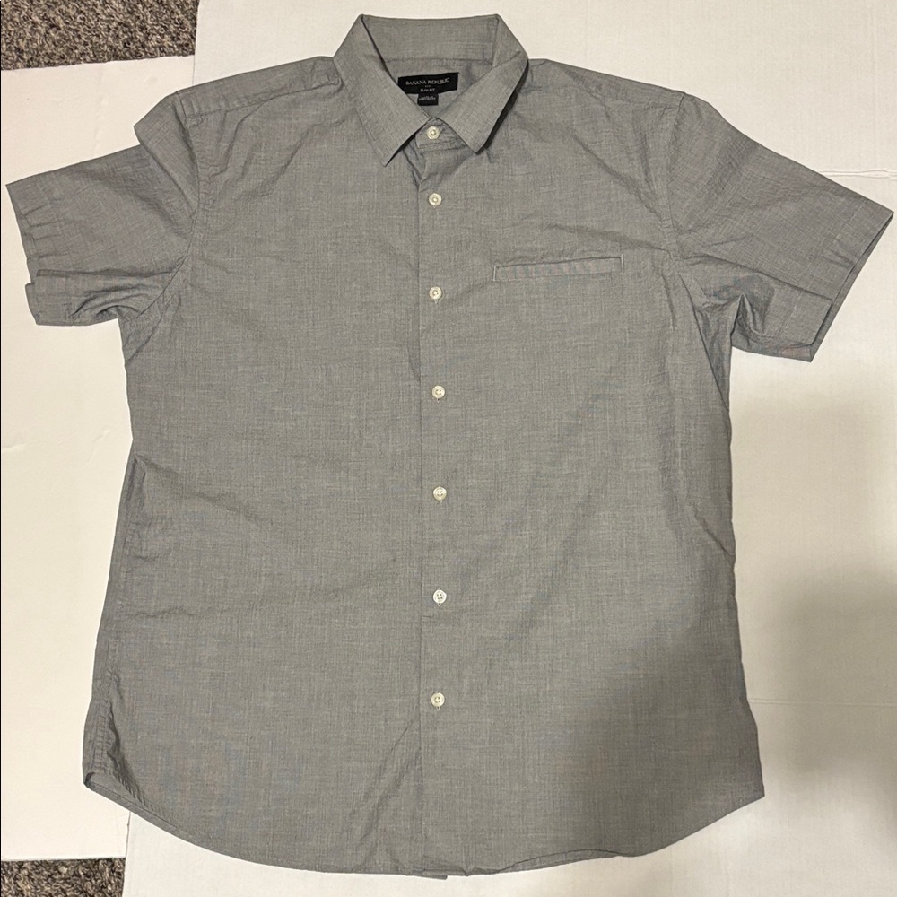 Banana Republic Men's Casual Gray Button Down Shirt